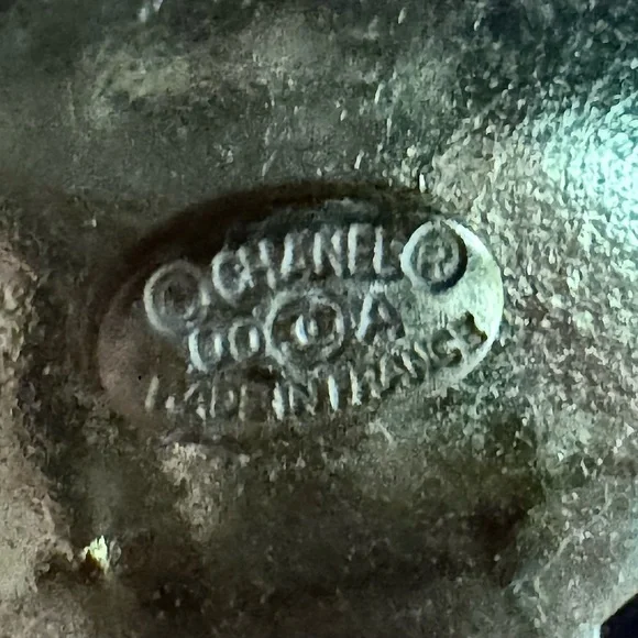 Authentic Chanel Vintage Clip-On Earrings Black Gold CC Logo Round 100A - Picture 3 of 6